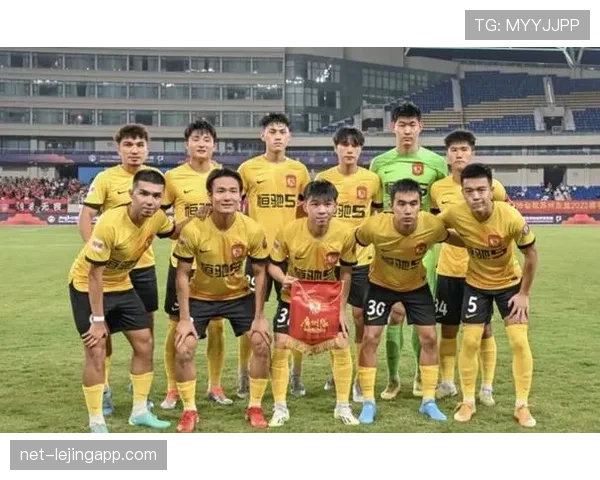 广州队全华班征战中甲联赛年轻球员表现引发广泛关注